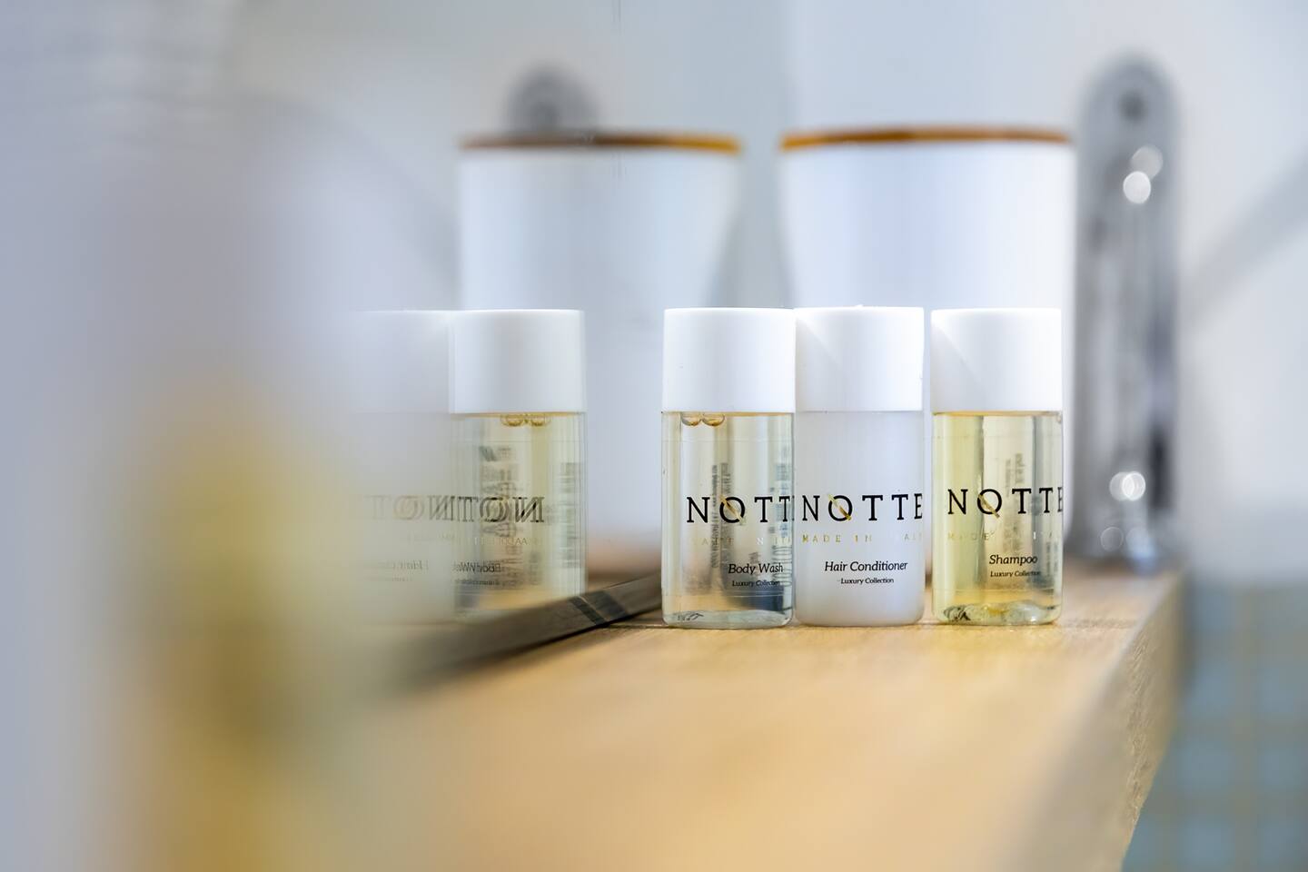 Kit di benvenuto 100% Made in Italy con shampoo, balsamo per capelli e bagnoschiuma