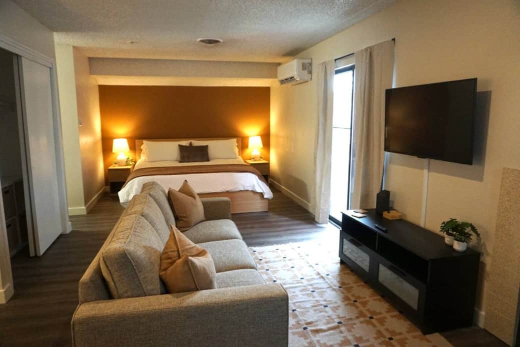 Welcome to our Cozy Downtown Studio