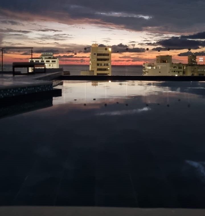 Apartamento Sky Golden en Rodadero con Piscina Increíble