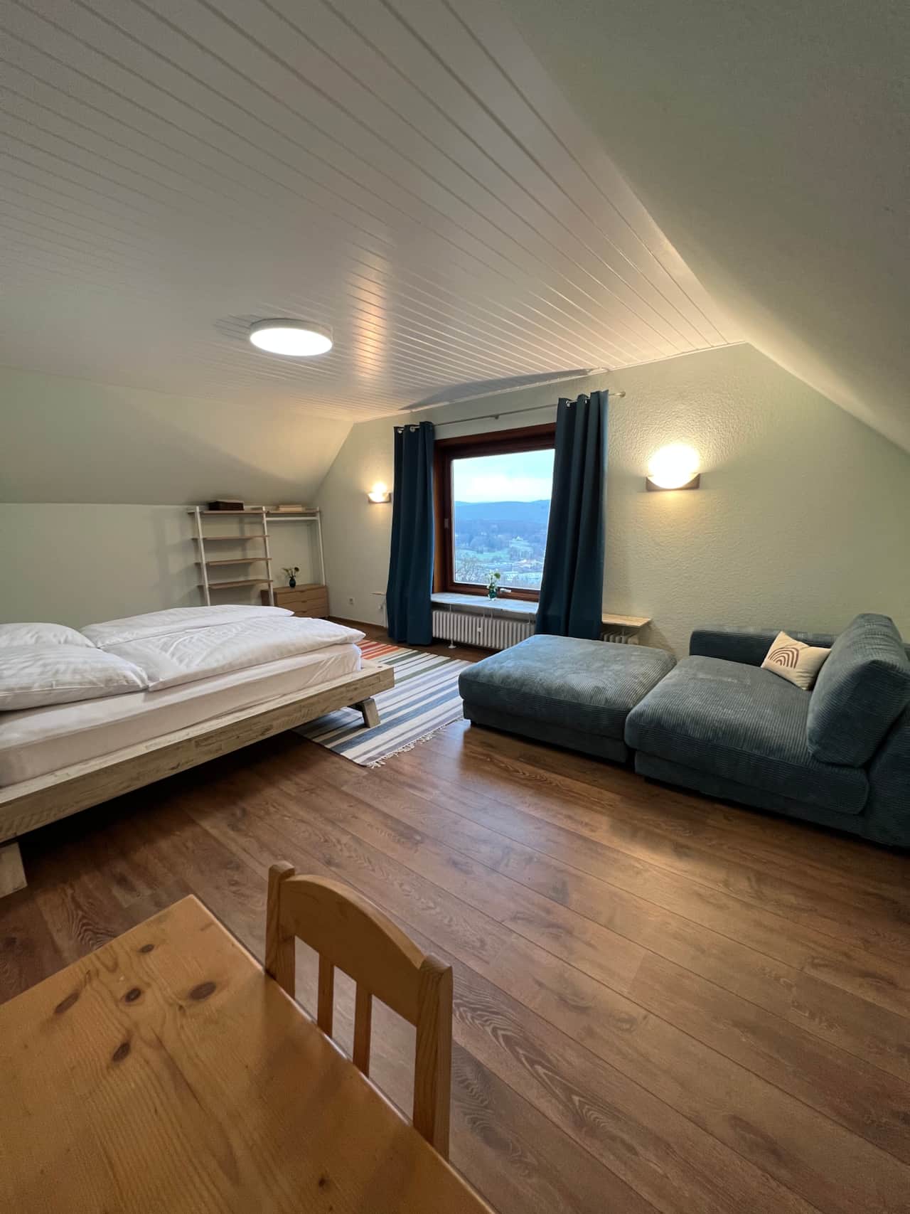 Schlafzimmer 1