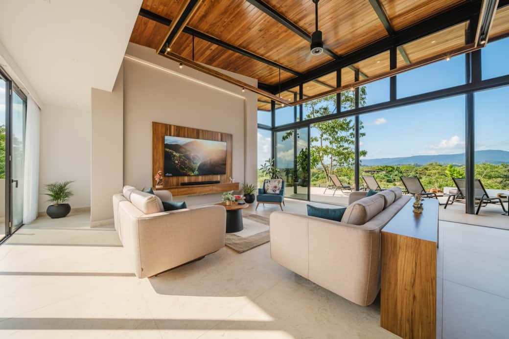 Cozy living area with flat-screen TV and cable channels Cozy living area with flat-screen TV and cable channels