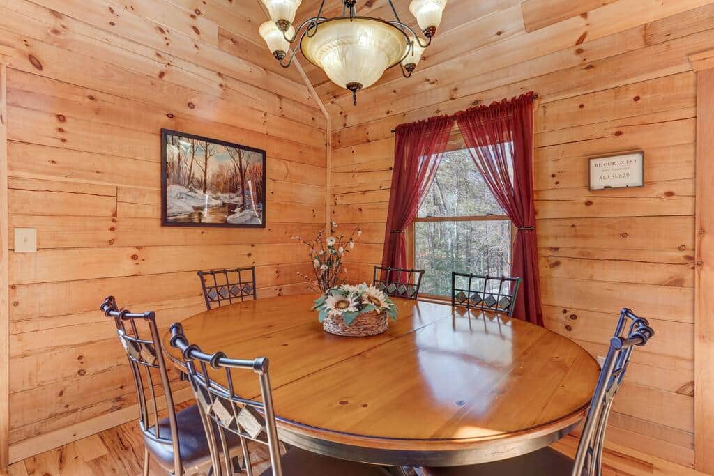 Bella Cabina Dining Room
