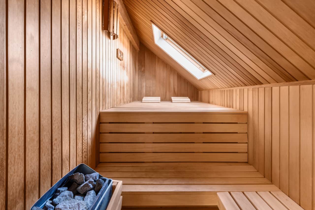 Sauna mit Liegefläche