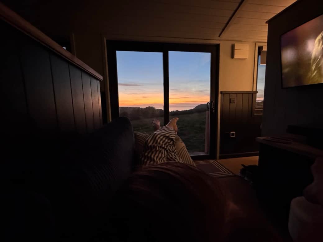 Sunset views from the comfort of the cosy hut Sunset views from the comfort of the cosy hut