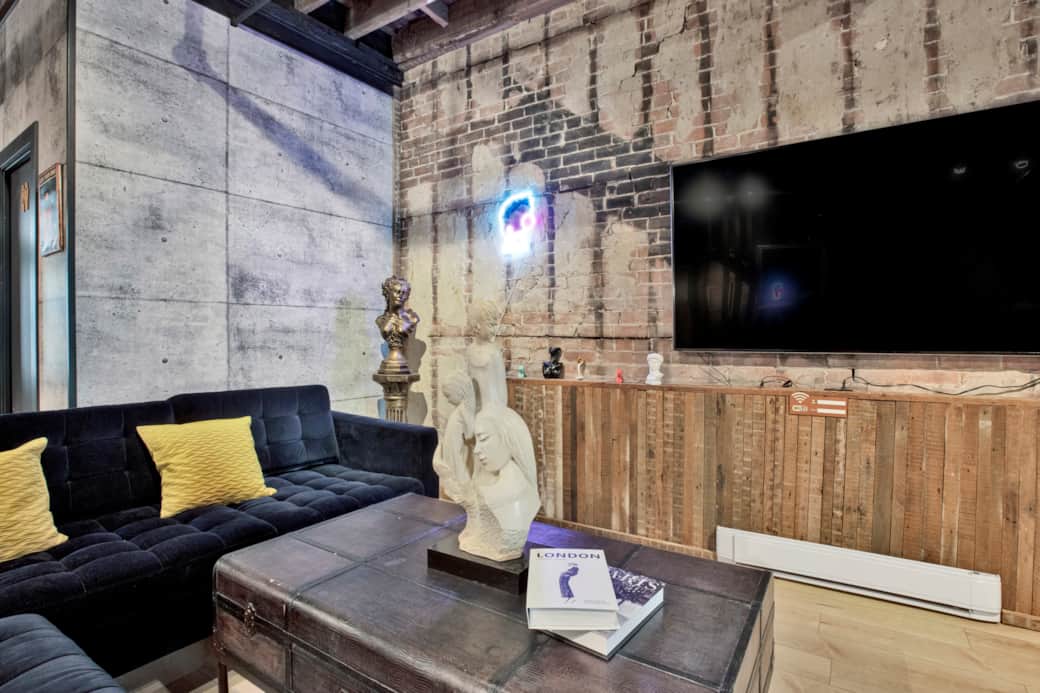 Living room + tv