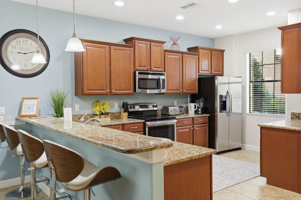 Kitchen/Breakfast Bar 