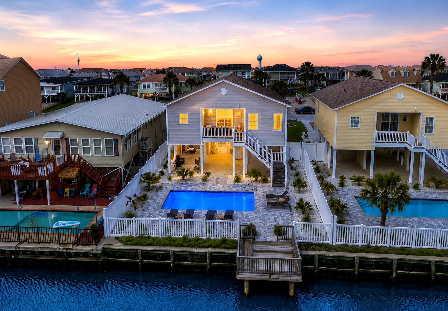 Canal-front setting and fishing at Coastal Crown