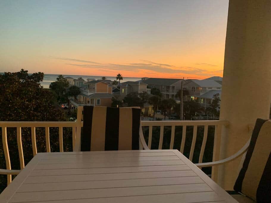 Beautiful spacious gulf facing porch