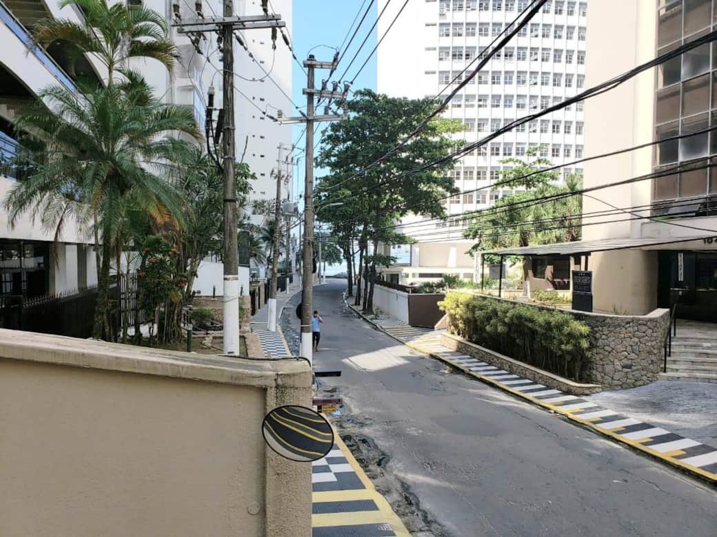 Aprox um minuto de caminhada até a praia