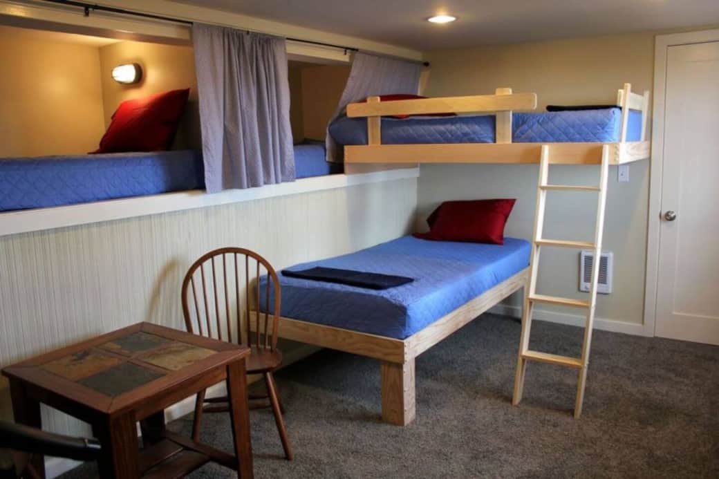 Kids love the lower level bunk area. Kids love the lower level bunk area.