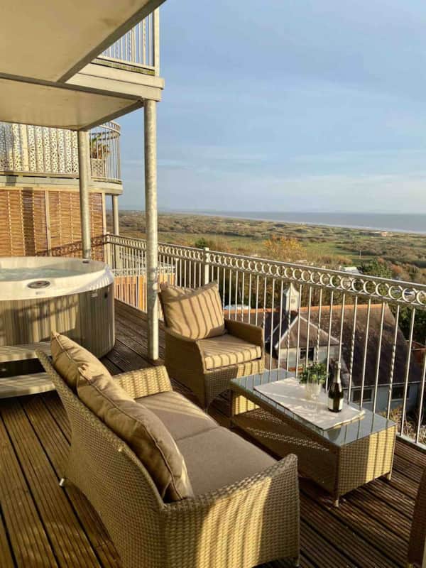The Haven - Fabulous 2 Bedroom Apartment - Hot Tub