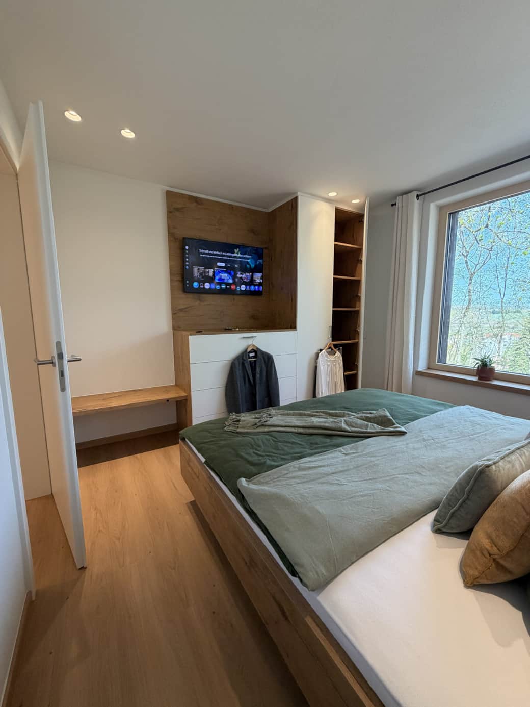Schlafzimmer 1