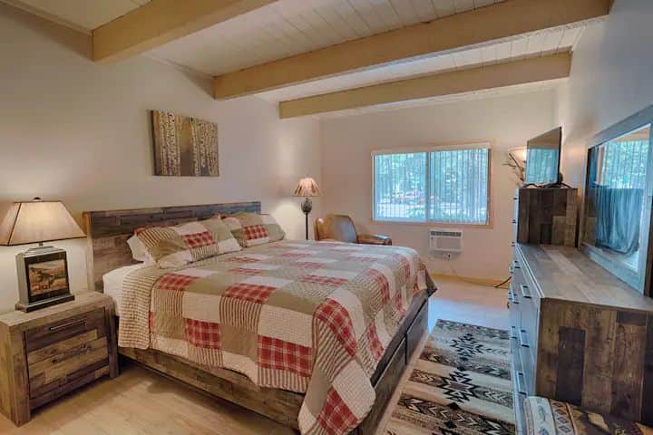 Masters Guest Room 1 Masters Guest Room 1