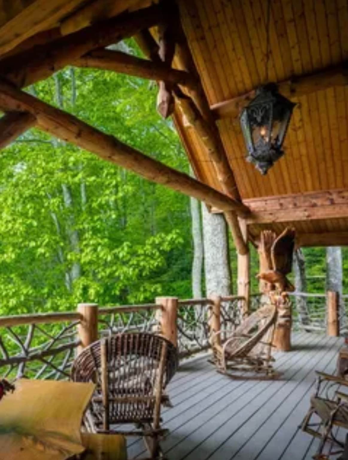 TreeHouse Nestled in the Woods