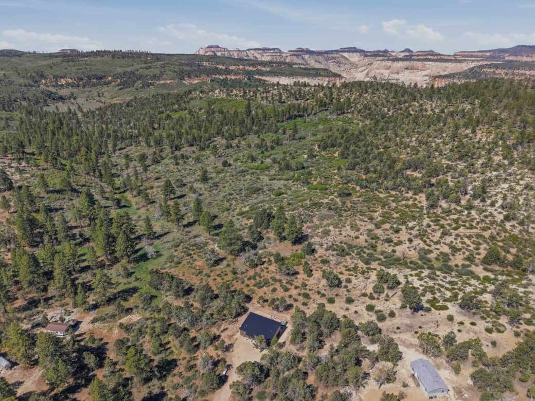 Tucked away on the quieter east side yet close to adventures of Zion and Bryce.