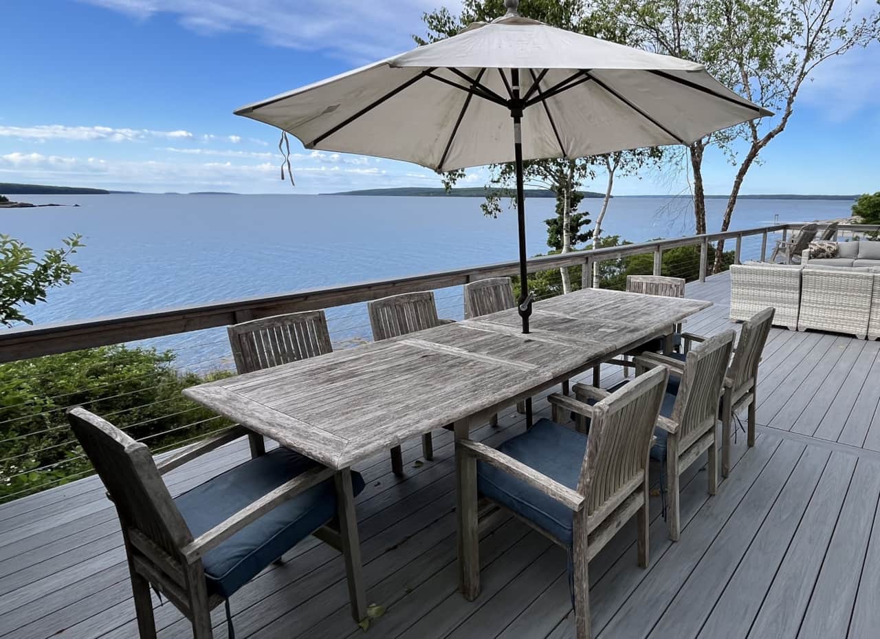 Seaside dining