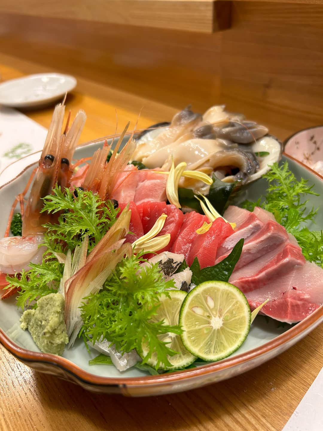 好きなお寿司店では、旬の新鮮な魚介類を提供しています 好きなお寿司店では、旬の新鮮な魚介類を提供しています