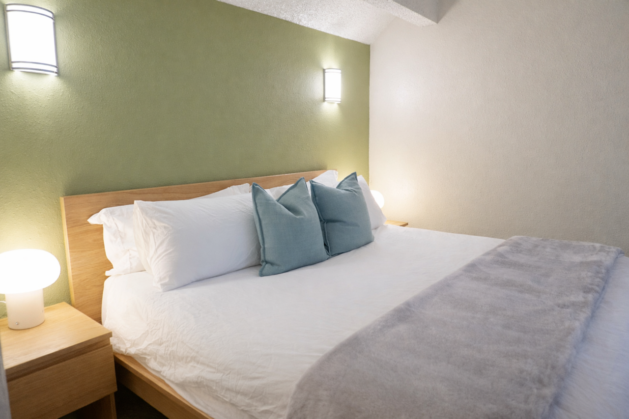 Sink into our ultra-comfortable Casper king mattress—guest favorite for the best night’s sleep.