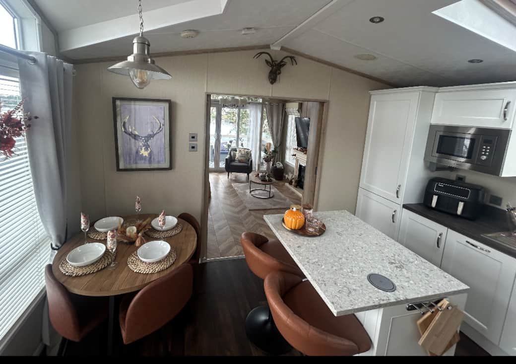 large Kitchen/Diner and open living room space