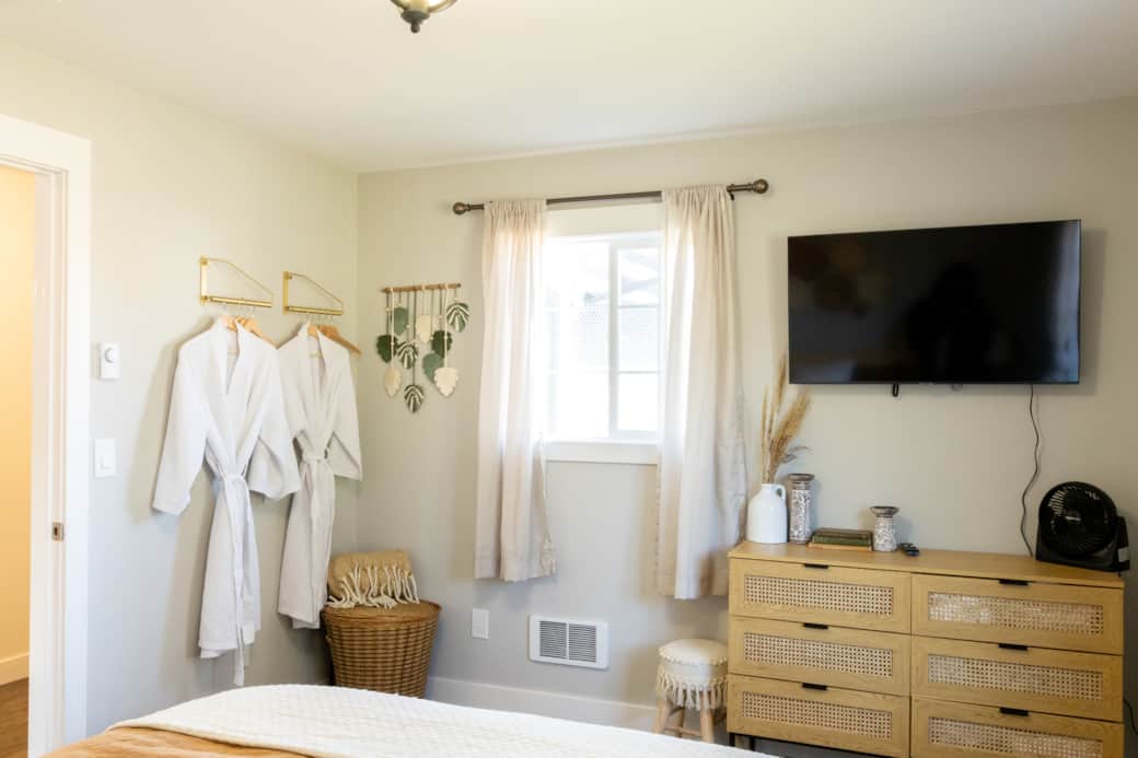Bedroom With Queen Bed Bedroom With Queen Bed