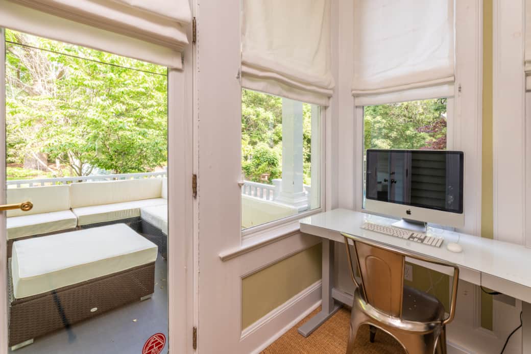 Private Work Space w High Speed Wifi