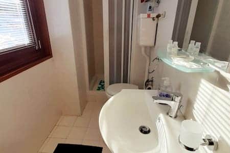 Bagno privato dell'appartamento.