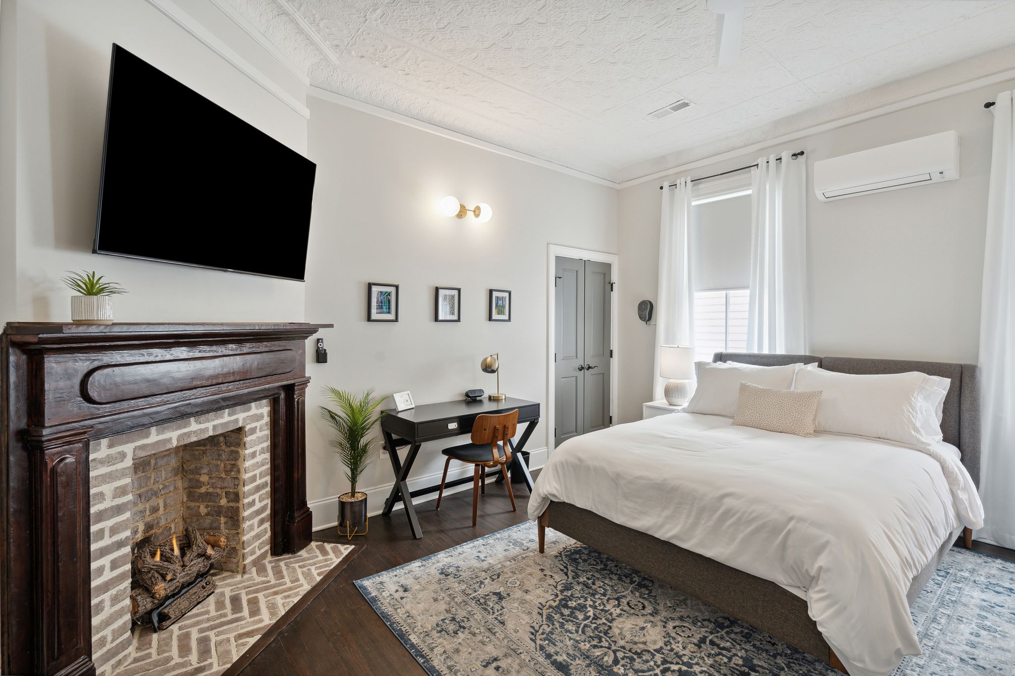 Queen Bed