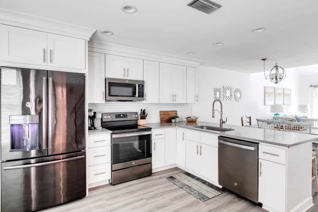 This spacious kitchen is stocked with everything you will need! This spacious kitchen is stocked with everything you will need!