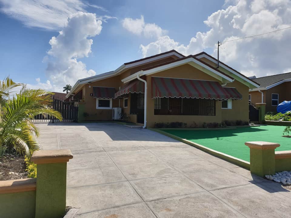 The Drax Hall Manor 3 The Maria Holiday House in Saint Ann's Bay