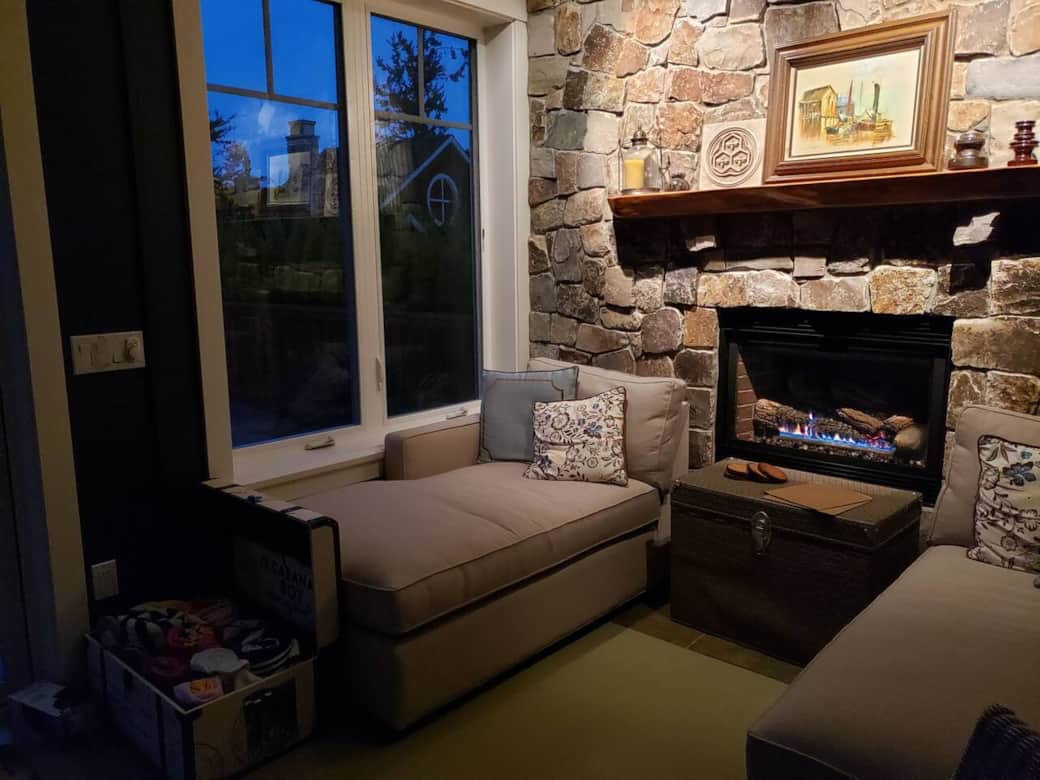 Reading a book next to the fireplace while waiting for the sun to rise is a popular activity.