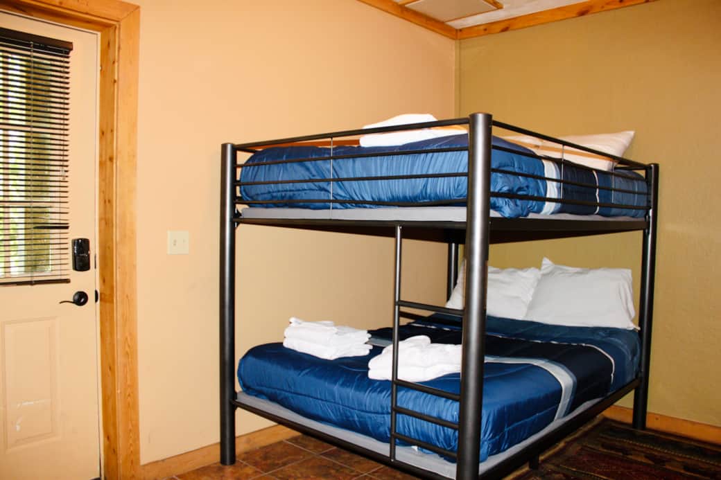 Nanook's Loggers Run - Bedroom 5 - Double over Double