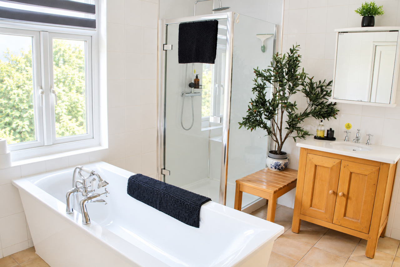 Main bathroom