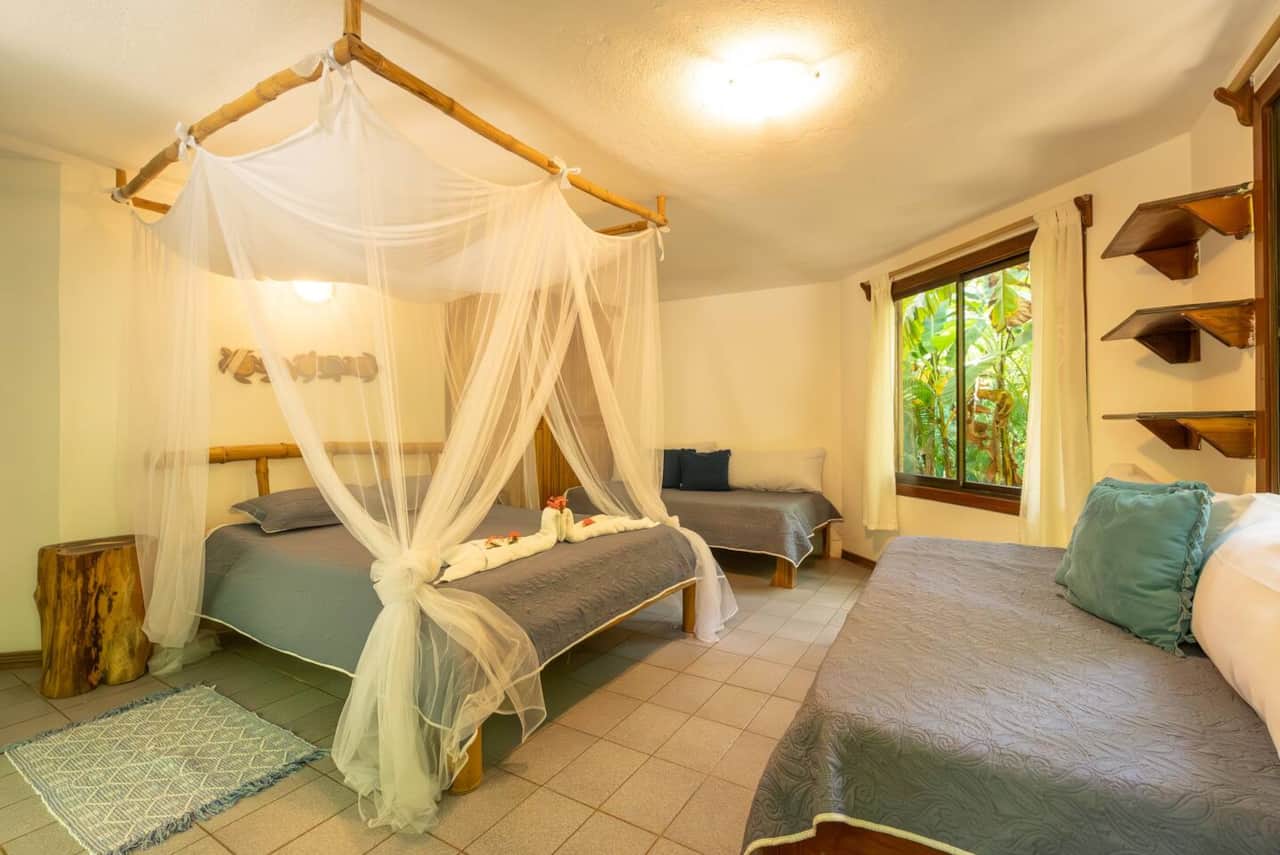 Rancho Deva up to 4 persons, 1 double, 2 single beds, private bath room, hot water, mini fridge, wifi, ac, safe ,outside sitting area, downstair