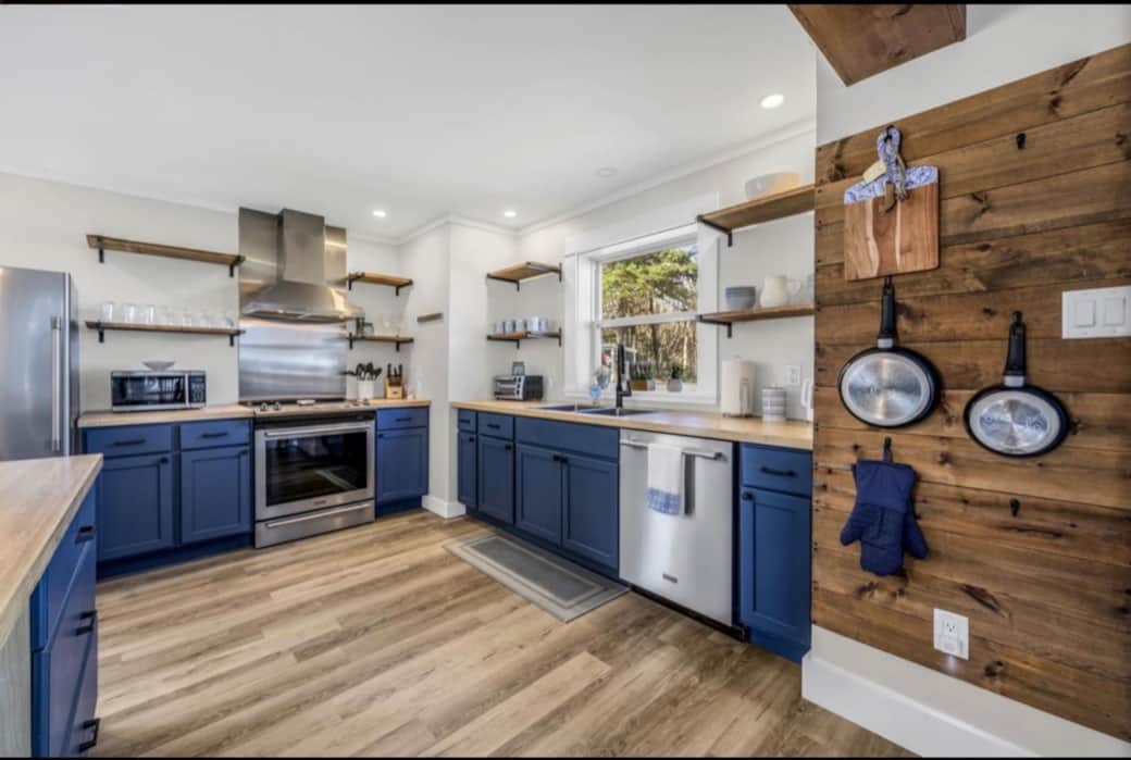Our kitchen is fully equipped - fridge, freezer, stove, microwave, air fryer, toaster oven, toaster, coffee maker, kettle, blender, and dishwasher. Pots, pans, glass baking dishes/sheets, oven mitts, cooking utensils, cutting board, measuring cups.