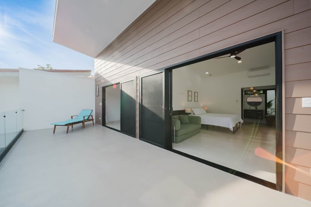 Villa#1 balconey with king room