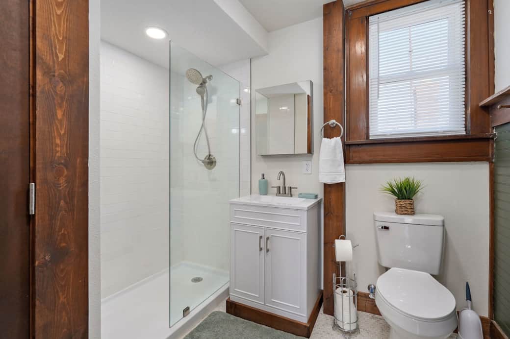 112 E Pine St-6