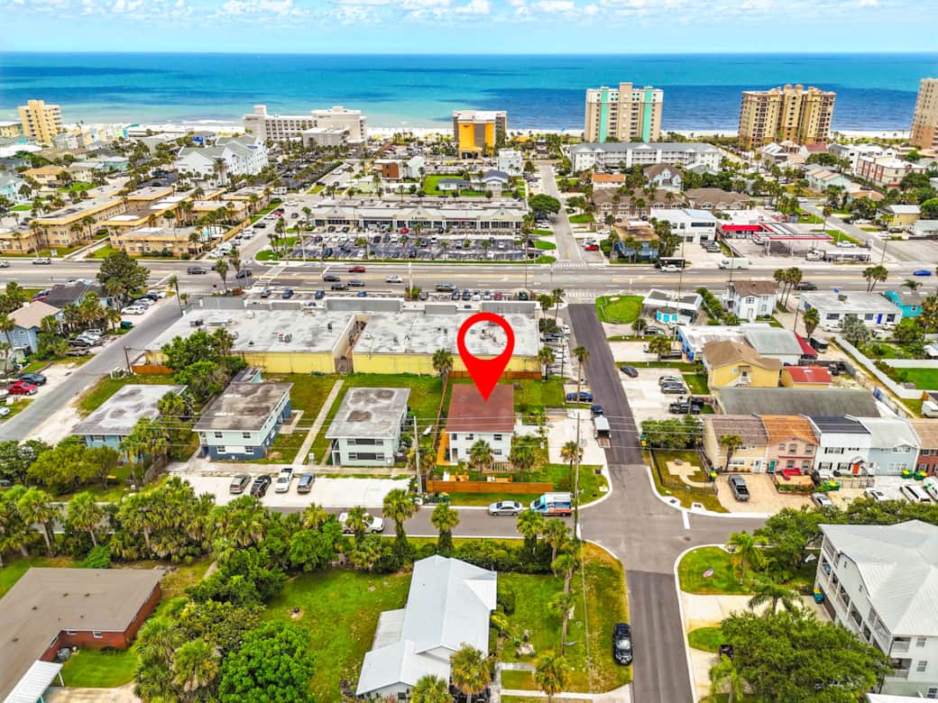 3 blocks from the beach- view from the west 3 blocks from the beach- view from the west