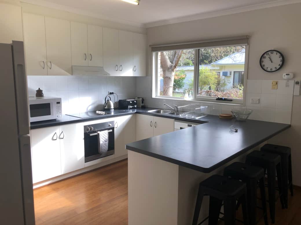 Kookaburra Retreat Full kitchen