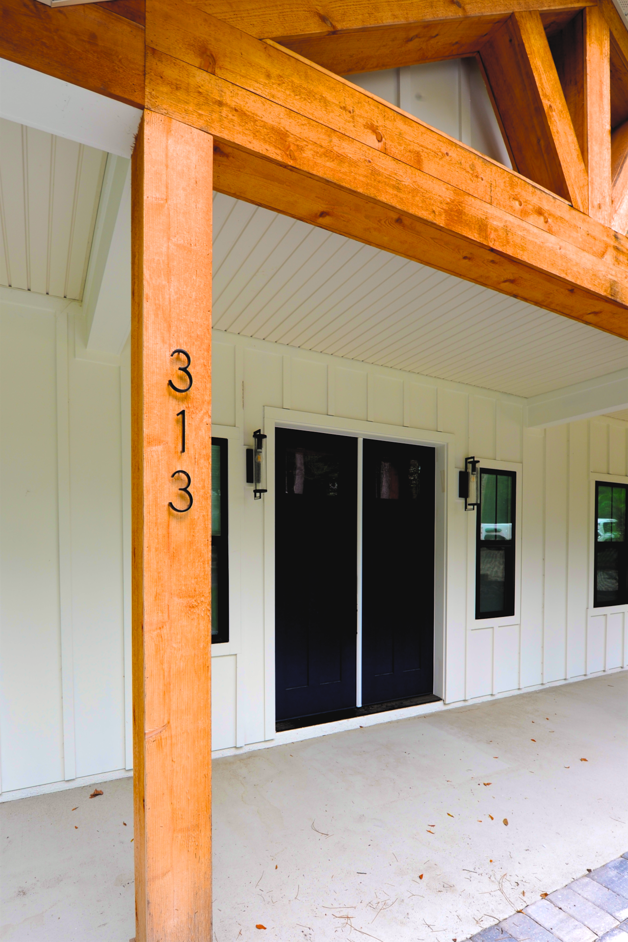 313 N 9th St - Front Exterior Entrance