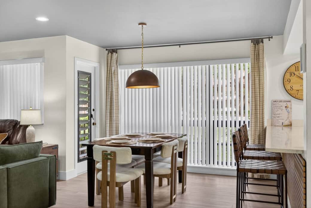 Dining Area Dining Area