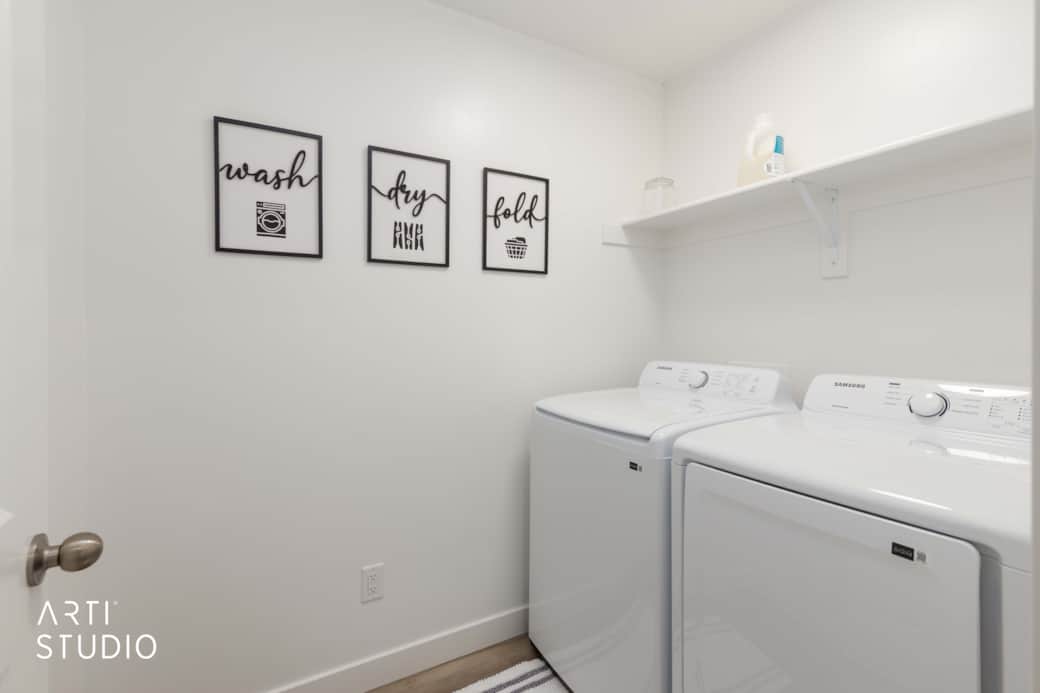 679 W 1100 S_V Raghavan22_Web 679 W 1100 S_V Raghavan22_Web