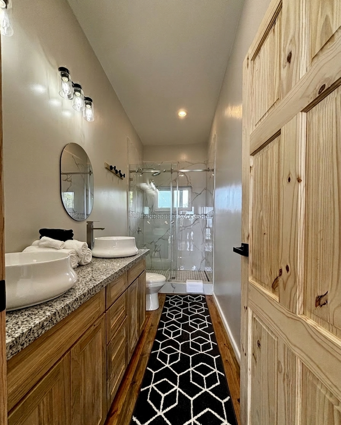 Quatro Vista Oceanfront Condominiums Unit A2 Bathroom