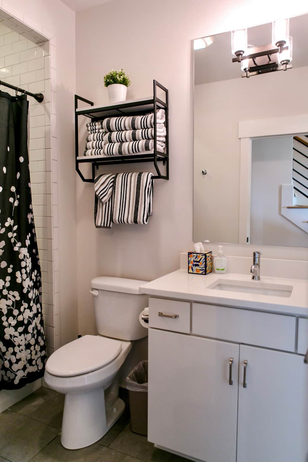 Full Bathroom 1