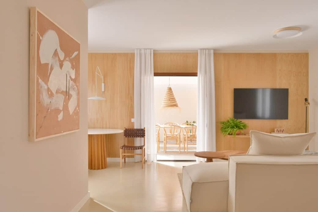 Fluid architecture: Interior and exterior merge so you can feel the Atlantic breeze. Fluid architecture: Interior and exterior merge so you can feel the Atlantic breeze.