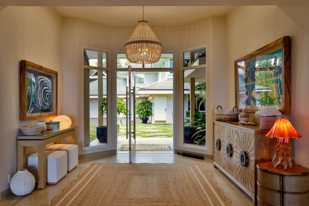 Professioally designed and island inspired decor and modern amenities Professioally designed and island inspired decor and modern amenities