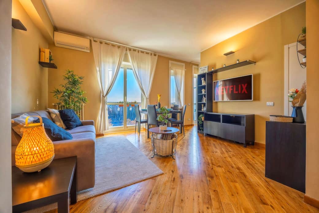 Wide living area with comfortable double sofa bed, smart TV and air conditioning Wide living area with comfortable double sofa bed, smart TV and air conditioning