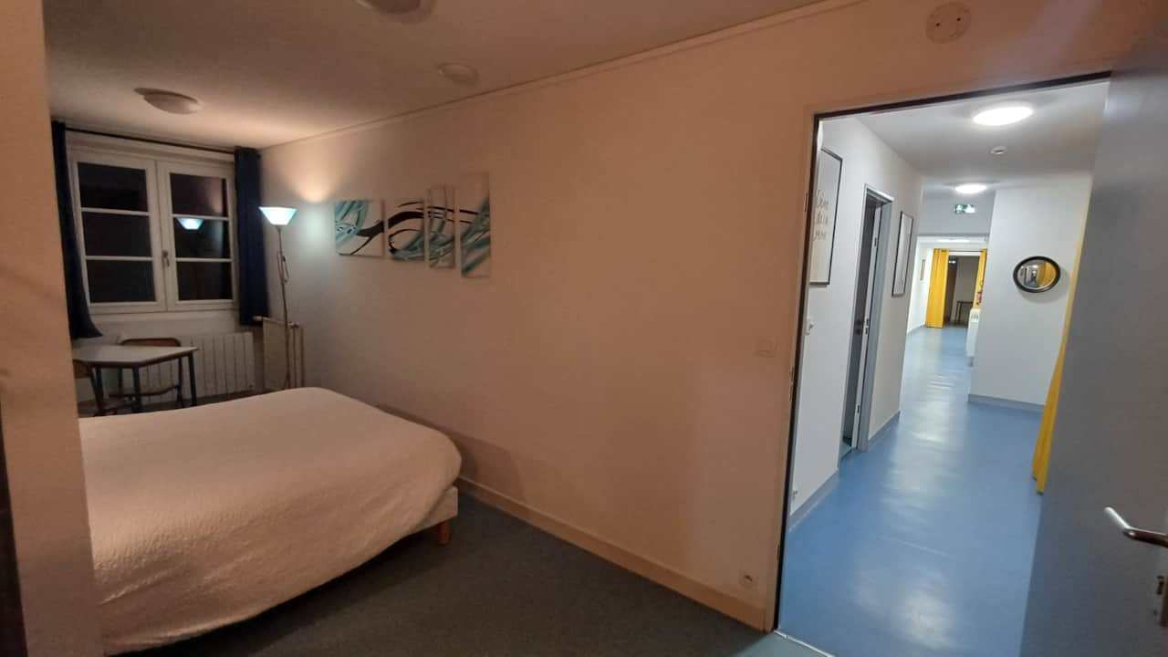 Chambre 3 (1 grand lit)