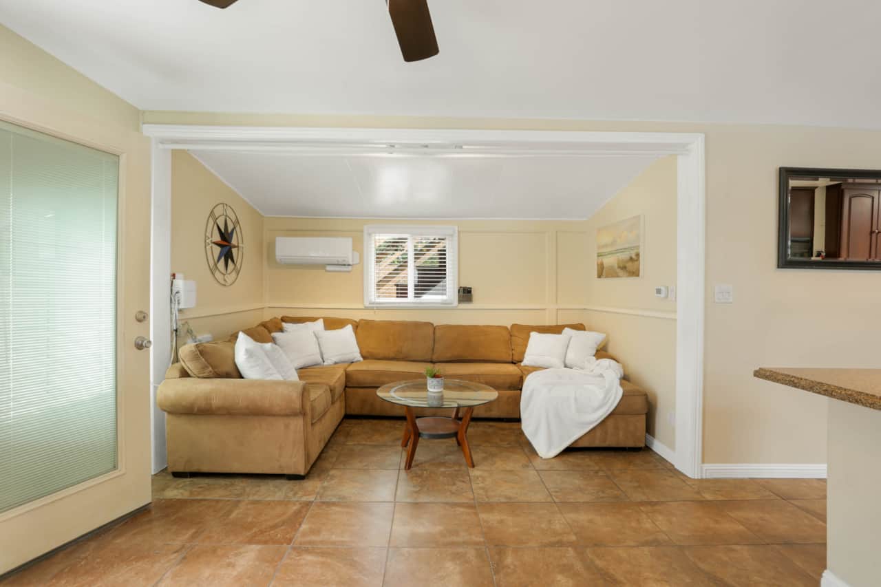 Living Room - Pull Out Couch - Full