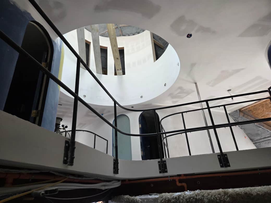 Amazing Light Well Casts Light Down Through The Whole House Amazing Light Well Casts Light Down Through The Whole House