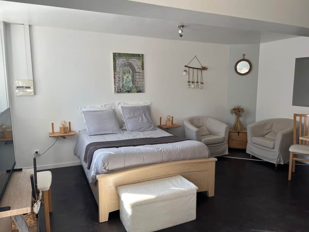 Chambre avec 1 lit deux personne Chambre avec 1 lit deux personne